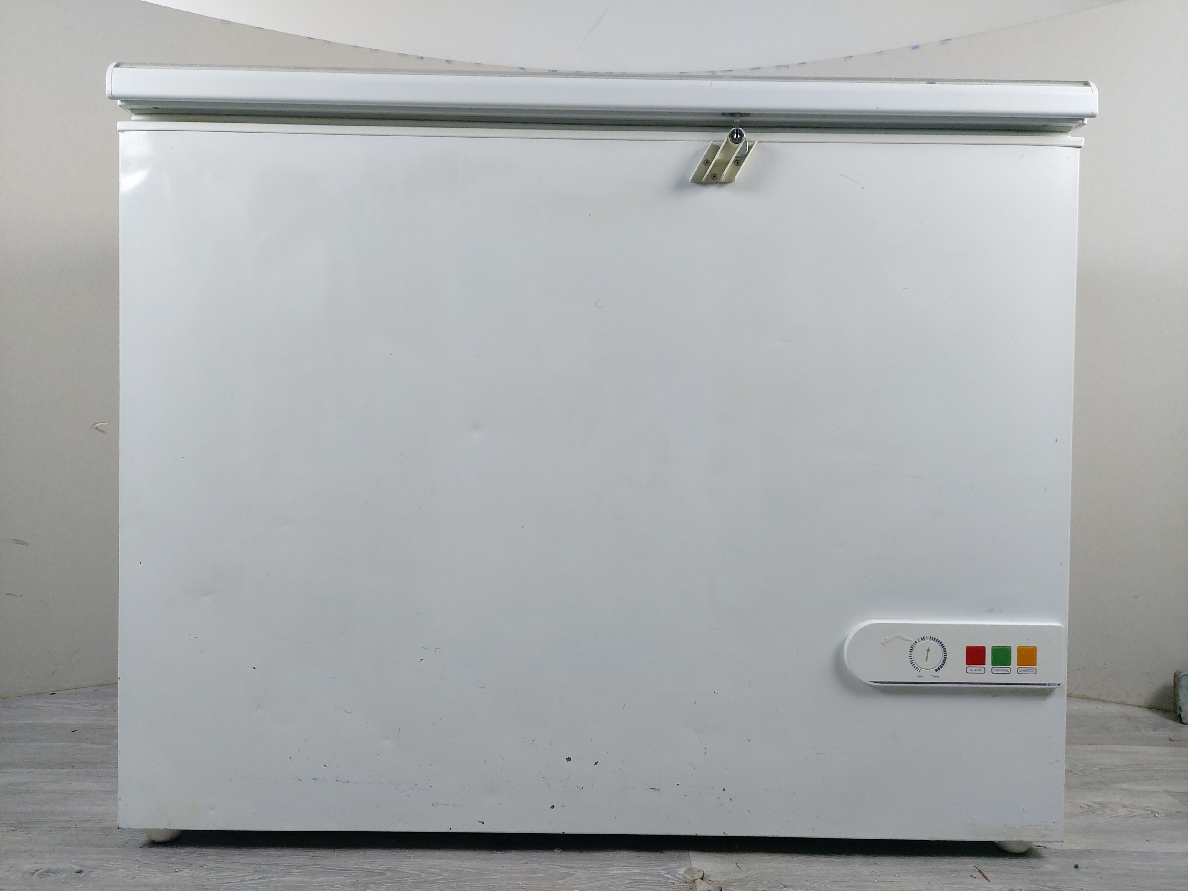 290 Litre Chest Freezer - White